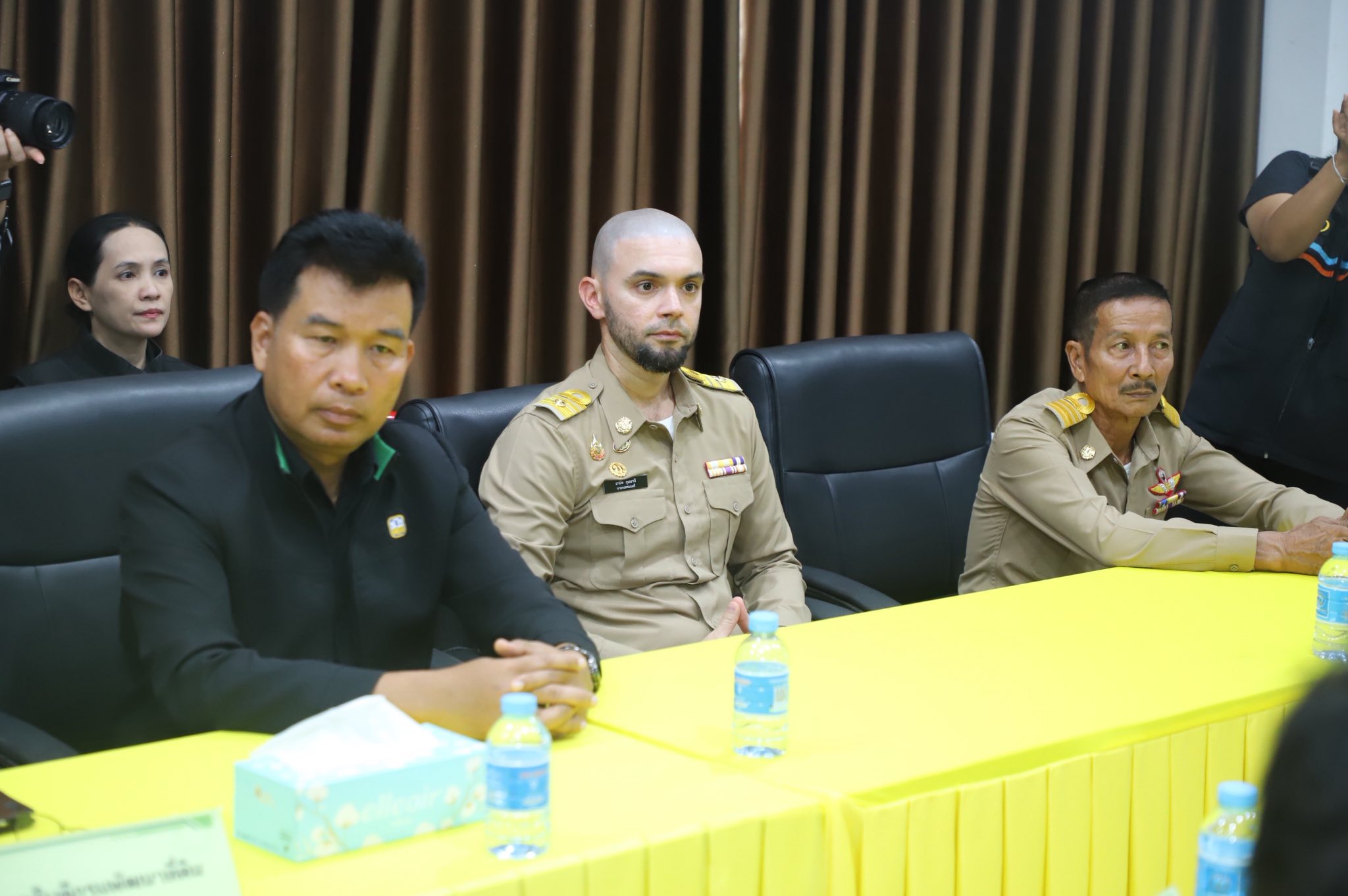 title - ข่าวดีชาวกระบี่ รมช.เกษตรฯ ลงพื้นที่ติดตามโปรเจกต์ยักษ์ ส.ป.ก. เร่งพัฒนาโครงสร้างพื้นฐานแปลงพื้นที่เป้าหมาย คทช. ในเขตปฏิรูปที่ดิน กว่า 4,300 ไร่ มุ่งสร้างอาชีพอย่างยั่งยืน